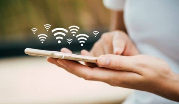 WLAN là gì? Kẻ tấn công thường tìm cách làm nhiễu loạn thông tin hoặc ngắt người dùng khỏi kết nối WLAN